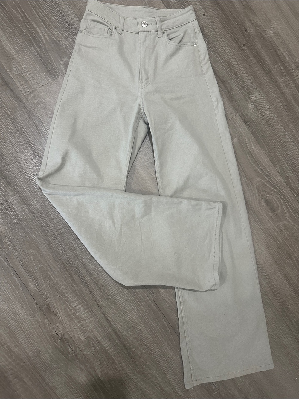 Divided Wide Leg Jeans in Light tan